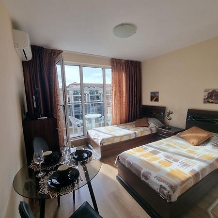Apartamento Deluxe Admiral Plaza Sunny Beach Exterior foto